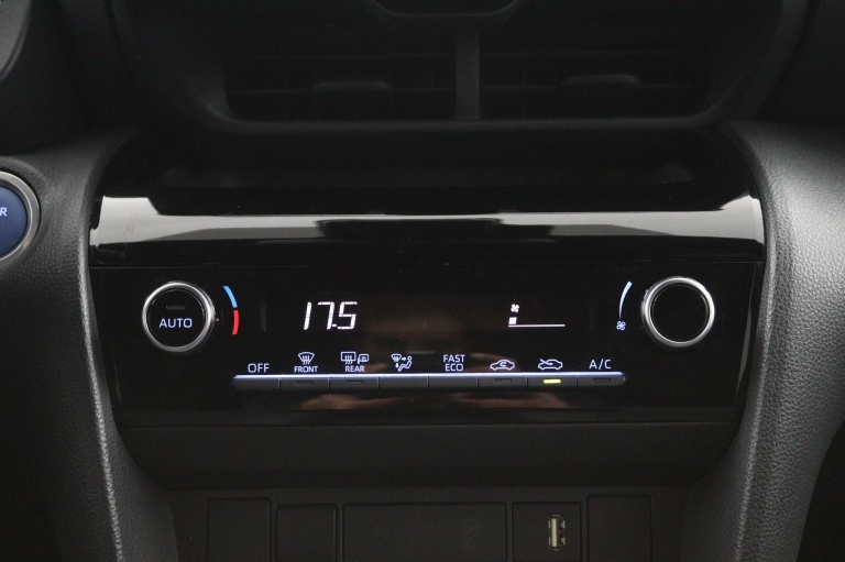 Toyota Yaris Cross - 1.5 Hybrid First Edition 17