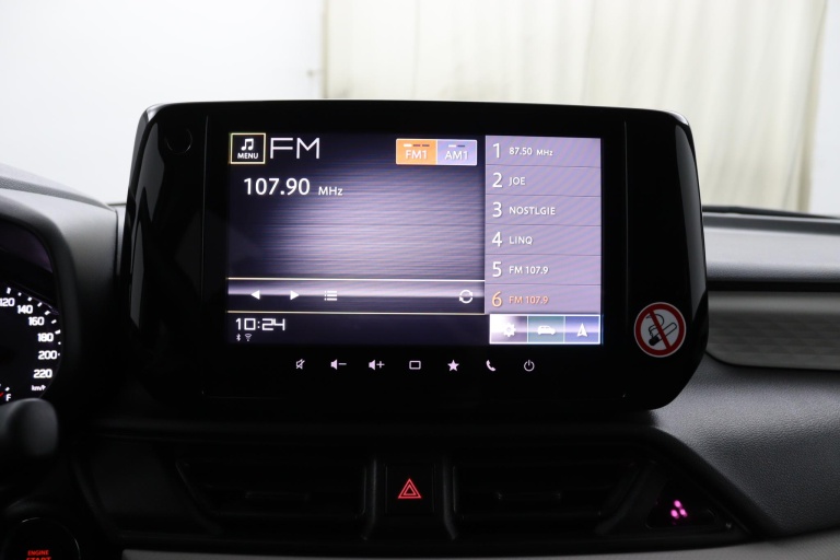 Suzuki Swift - 1.2 Select Smart Hybrid 16