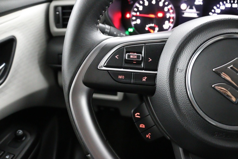 Suzuki Swift - 1.2 Select Smart Hybrid 18