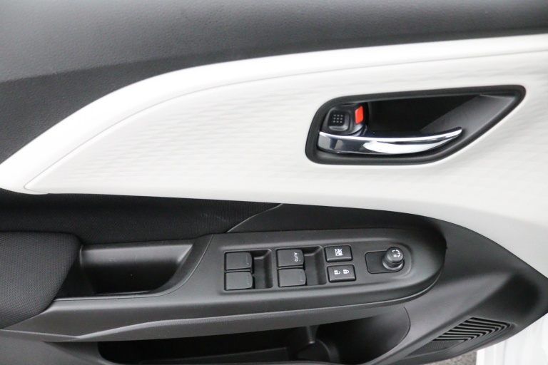 Suzuki Swift - 1.2 Select Smart Hybrid 31