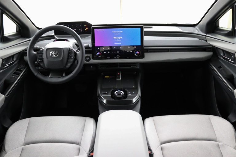 Toyota C-HR+ - Executive AWD 77 kWh 11