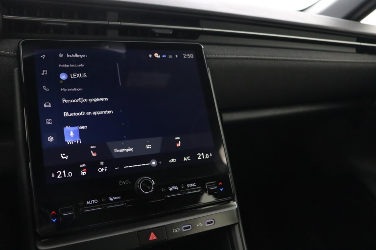 Lexus LBX - Elegant 2WD 46