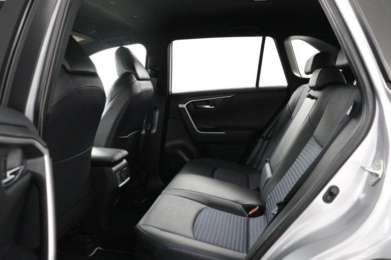 Toyota RAV4 - 2.5 Hybrid AWD Bi-Tone 18