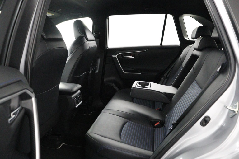 Toyota RAV4 - 2.5 Hybrid AWD Bi-Tone 44