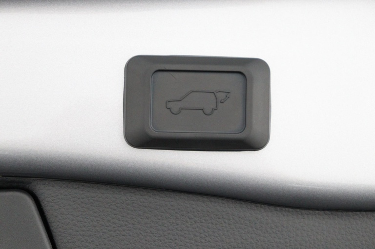 Toyota RAV4 - 2.5 Hybrid AWD Bi-Tone 48