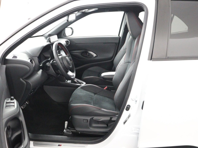 Toyota Yaris Cross - 1.5 Hybrid 130 GR SPORT