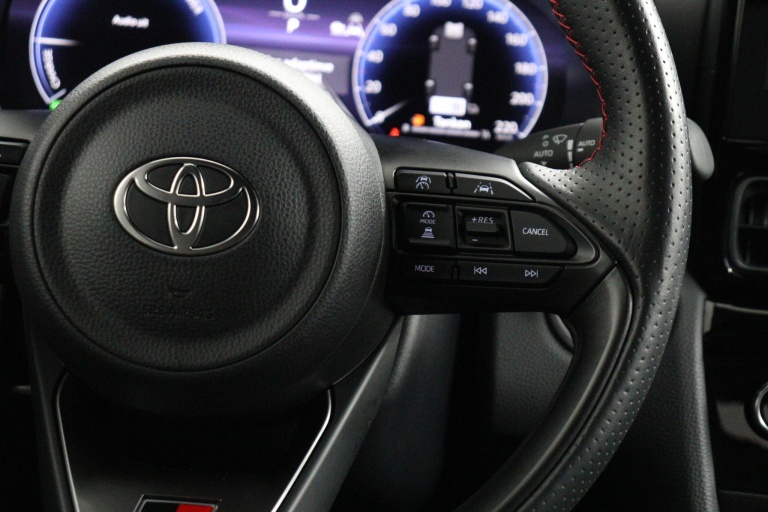 Toyota Yaris Cross - 1.5 Hybrid 130 GR SPORT 19