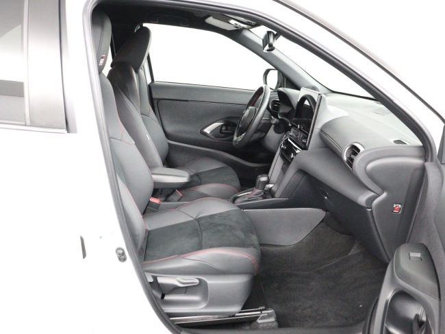 Toyota Yaris Cross - 1.5 Hybrid 130 GR SPORT