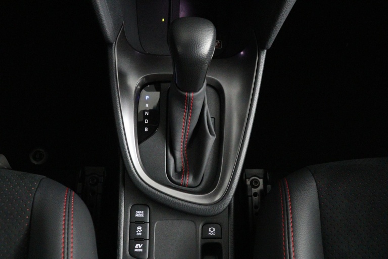 Toyota Yaris Cross - 1.5 Hybrid 130 GR SPORT 27