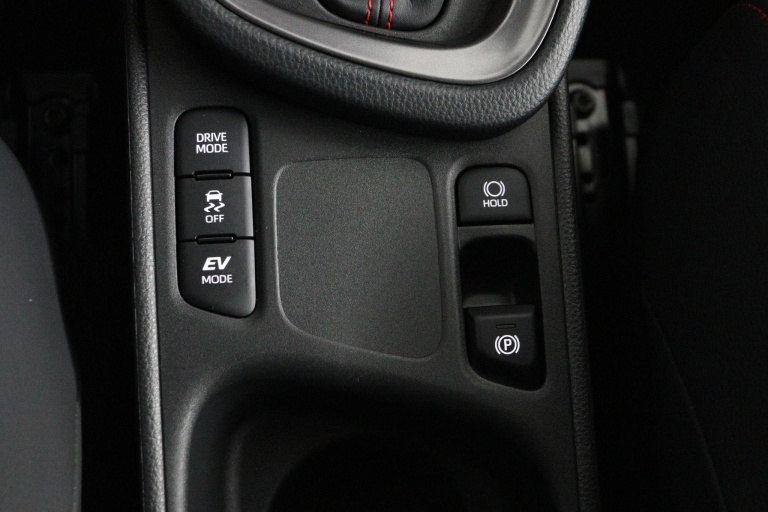 Toyota Yaris Cross - 1.5 Hybrid 130 GR SPORT 41