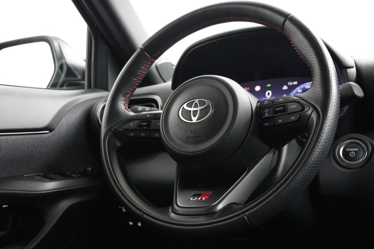 Toyota Yaris Cross - 1.5 Hybrid 130 GR SPORT 44
