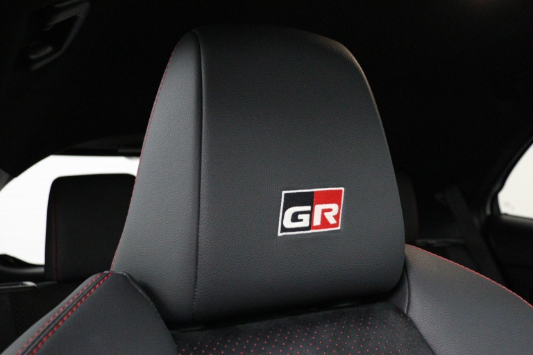 Toyota Yaris Cross - 1.5 Hybrid 130 GR SPORT 53