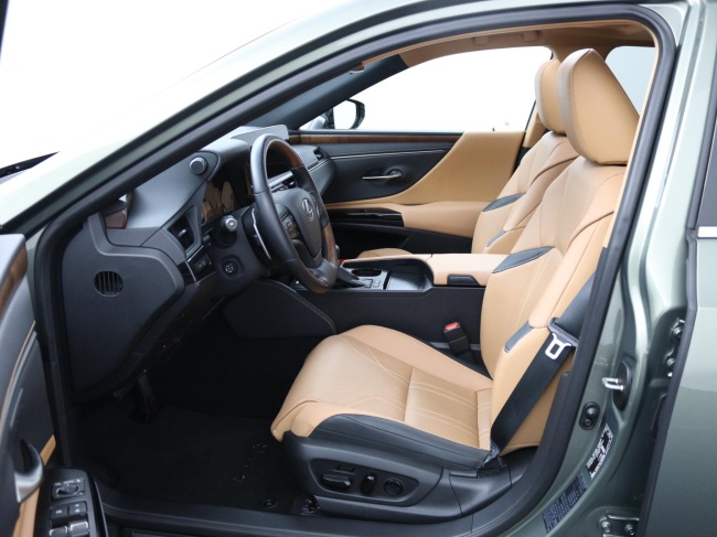 Lexus ES - 300h Executive Line