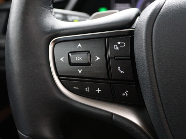 Lexus ES - 300h Executive Line