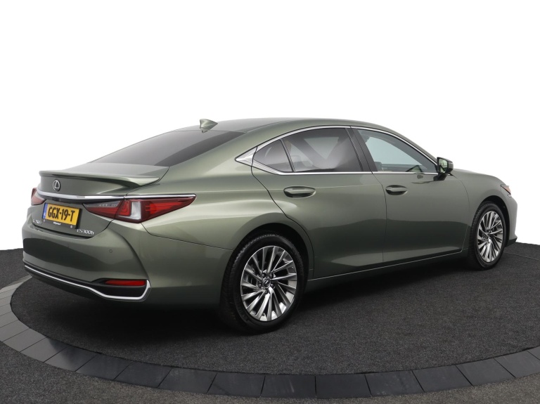 Lexus ES - 300h Executive Line 2