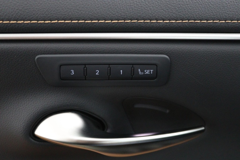 Lexus ES - 300h Executive Line 26