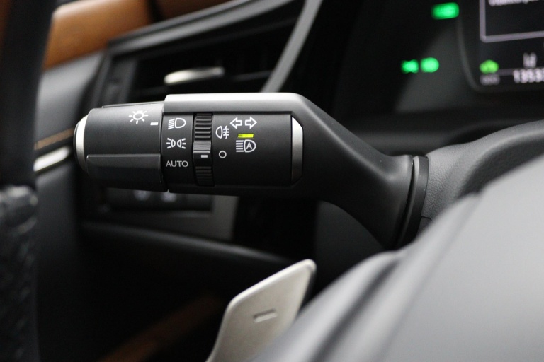 Lexus ES - 300h Executive Line 28