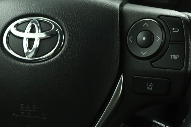 Toyota Auris - 1.8 Hybrid Dynamic 21