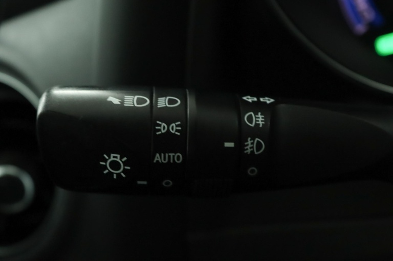 Toyota Auris - 1.8 Hybrid Dynamic 32