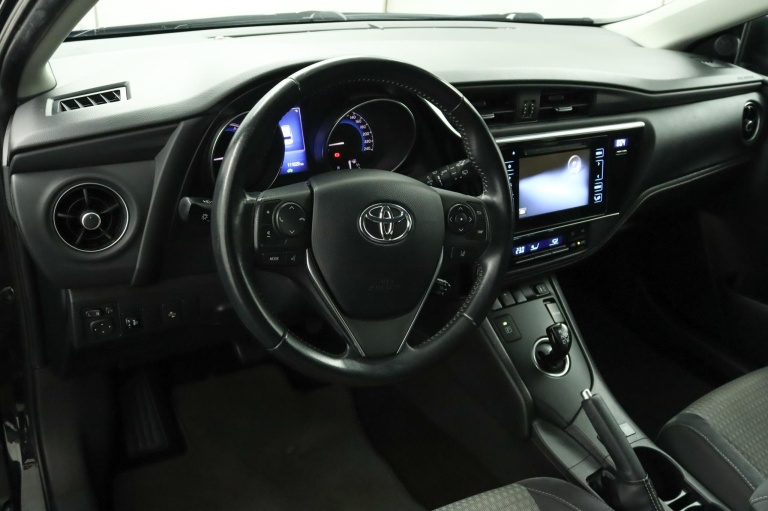 Toyota Auris - 1.8 Hybrid Dynamic 69