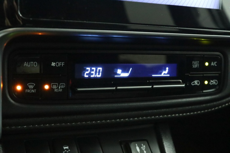 Toyota Auris - 1.8 Hybrid Dynamic 7