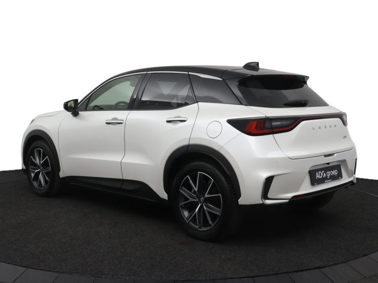 Lexus LBX - Emotion 2WD 11