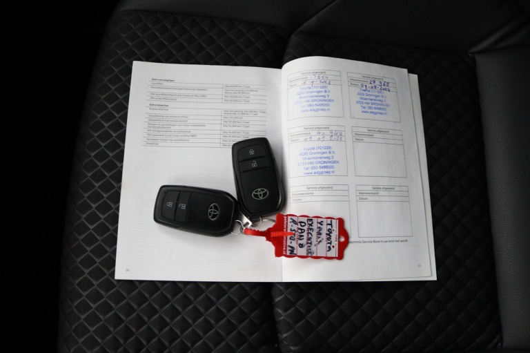 Toyota Yaris - 1.5 Hybrid Executive 11