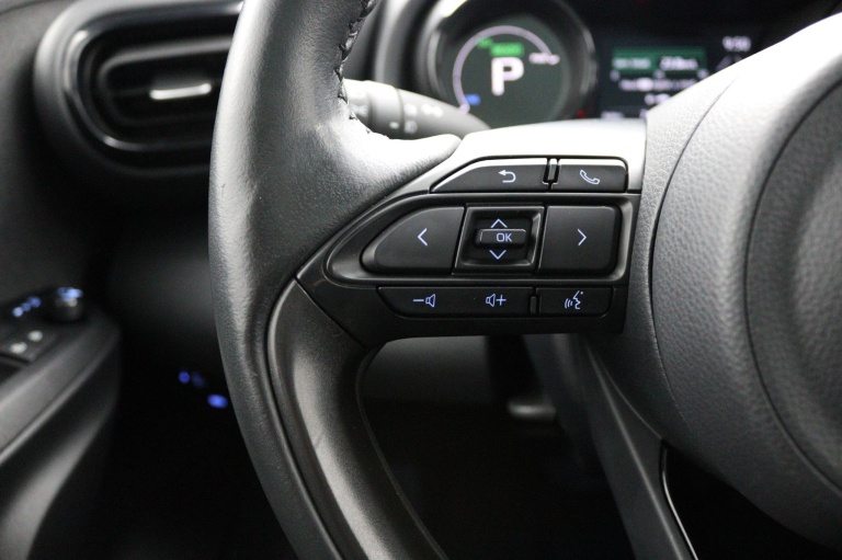 Toyota Yaris - 1.5 Hybrid Executive 19