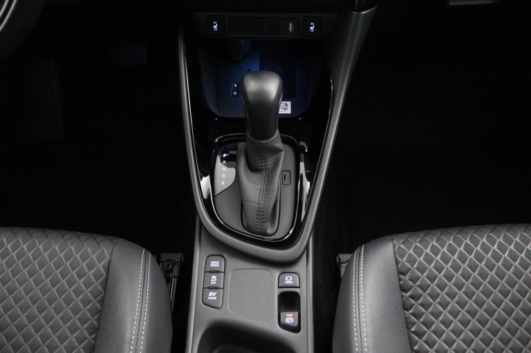 Toyota Yaris - 1.5 Hybrid Executive 26