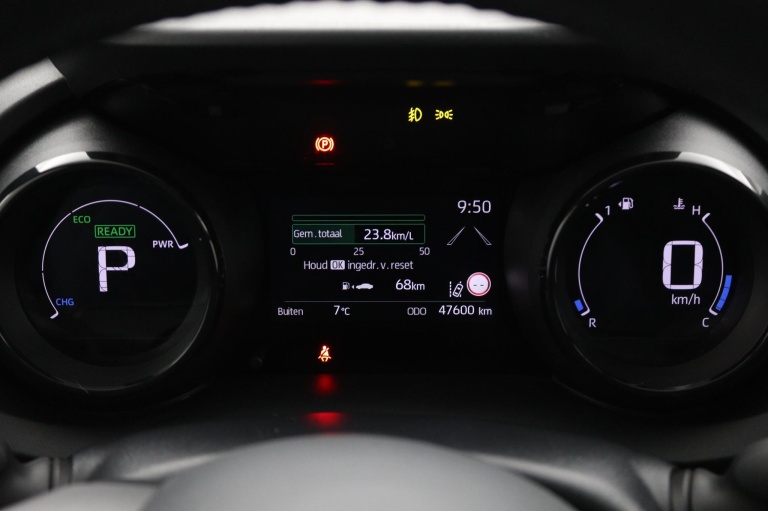 Toyota Yaris - 1.5 Hybrid Executive 6