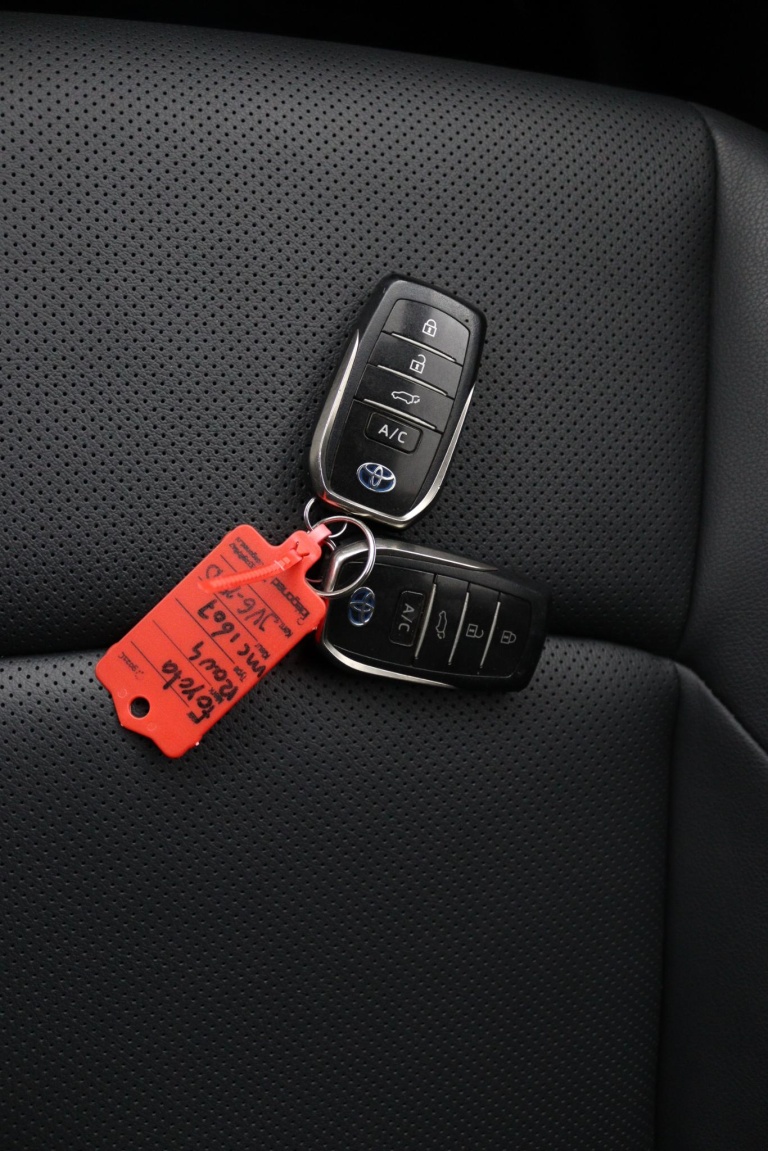 Toyota RAV4 - 2.5 Plug-in Hybrid AWD Bi-Tone Plus 11