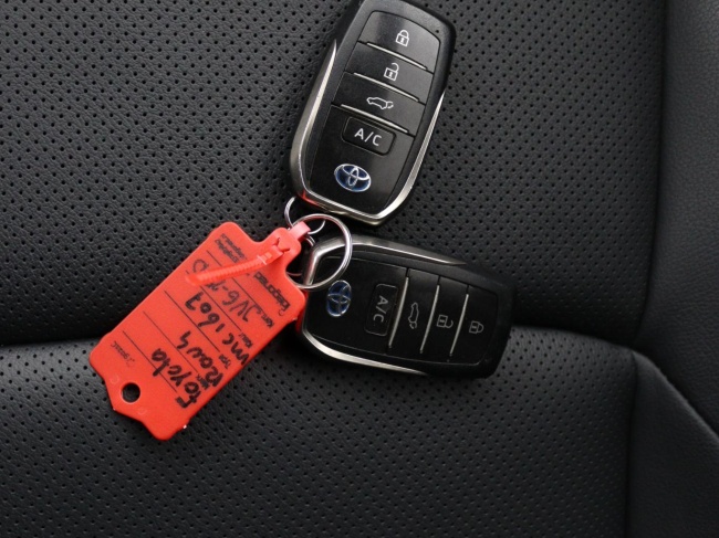 Toyota RAV4 - 2.5 Plug-in Hybrid AWD Bi-Tone Plus