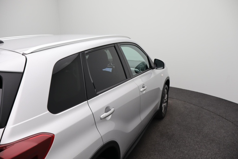 Suzuki Vitara - 1.4 Boosterjet Smart Hybrid Select 38