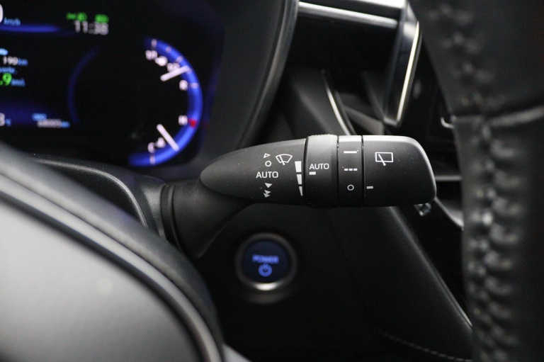 Toyota Corolla Touring Sports - 1.8 Hybrid Dynamic 30