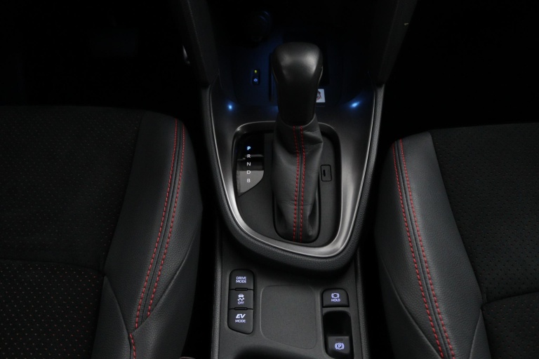 Toyota Yaris Cross - 1.5 Hybrid GR Sport 25