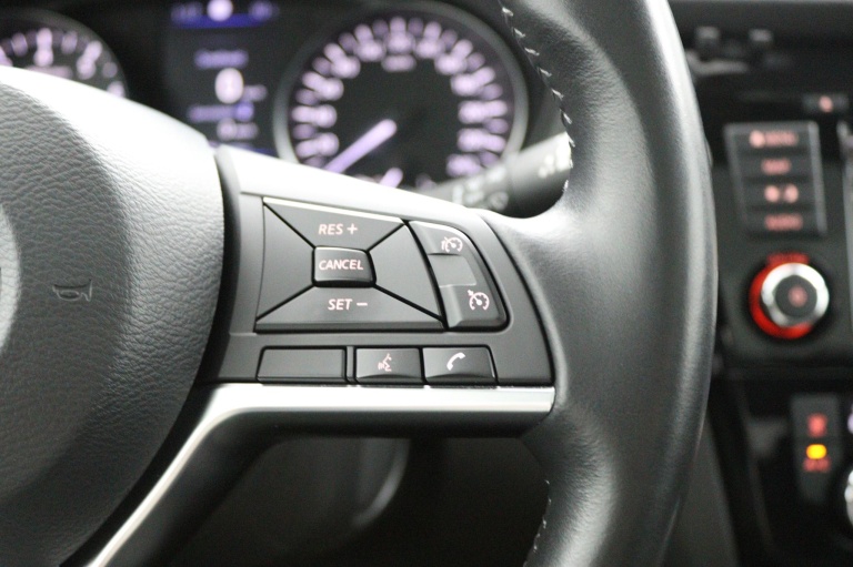 Nissan Qashqai - 1.3 DIG-T N-Connecta 17