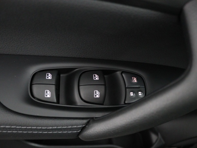 Nissan Qashqai - 1.3 DIG-T N-Connecta