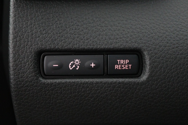 Nissan Qashqai - 1.3 DIG-T N-Connecta 25