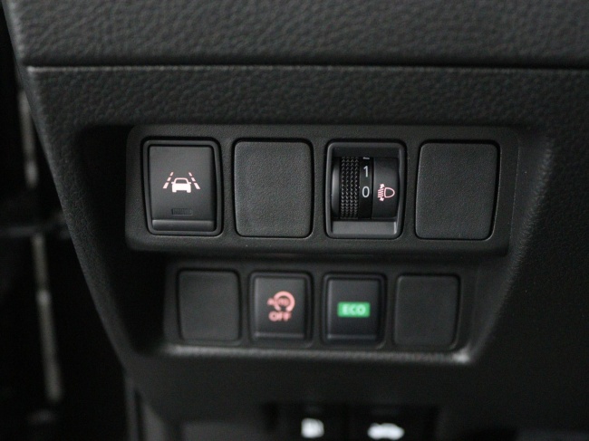 Nissan Qashqai - 1.3 DIG-T N-Connecta