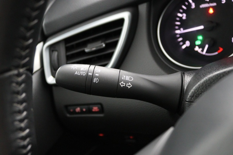 Nissan Qashqai - 1.3 DIG-T N-Connecta 27