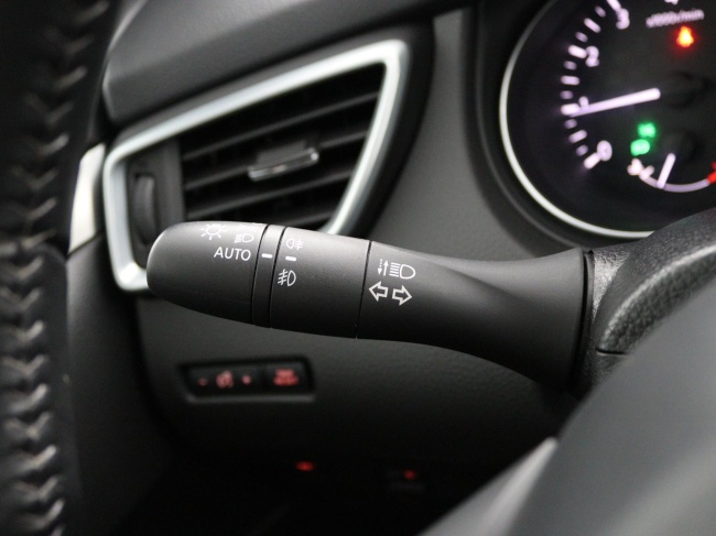 Nissan Qashqai - 1.3 DIG-T N-Connecta