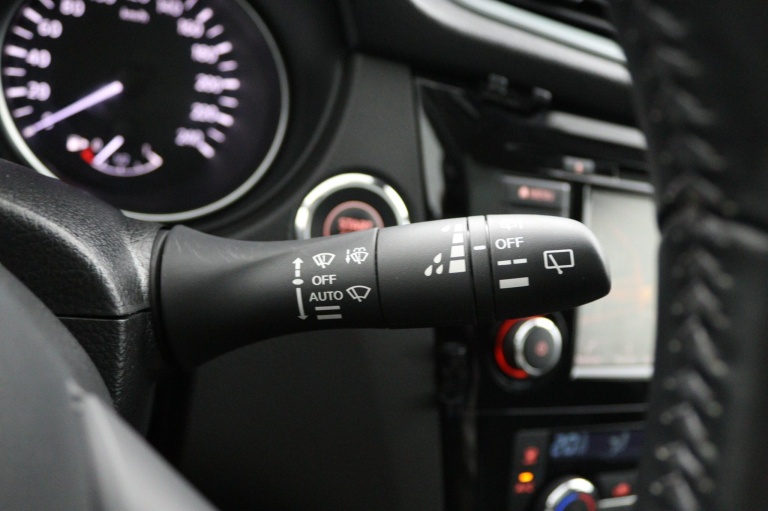 Nissan Qashqai - 1.3 DIG-T N-Connecta 28