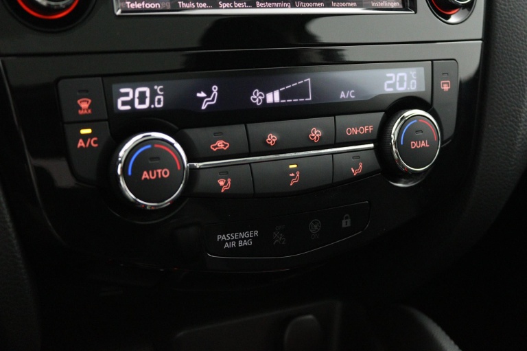 Nissan Qashqai - 1.3 DIG-T N-Connecta 6