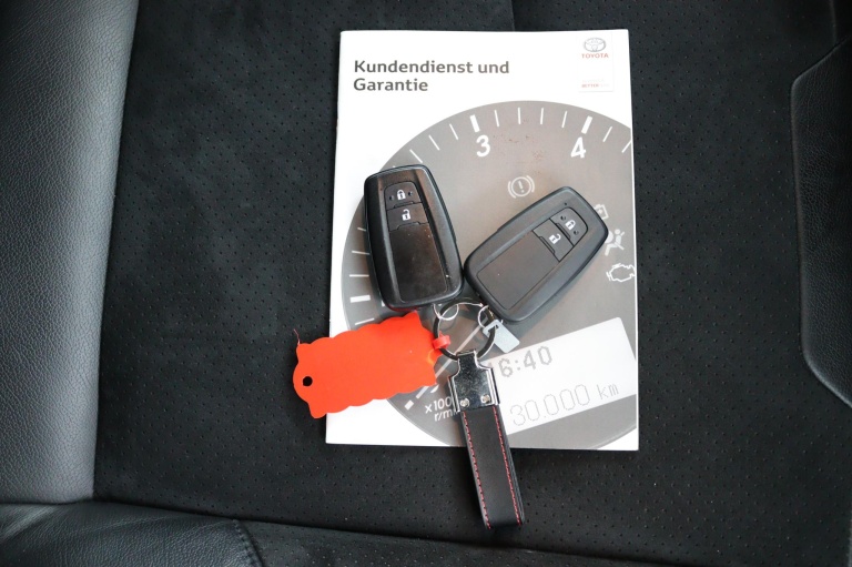 Toyota C-HR - 1.8 Hybrid Executive Ultimate 26