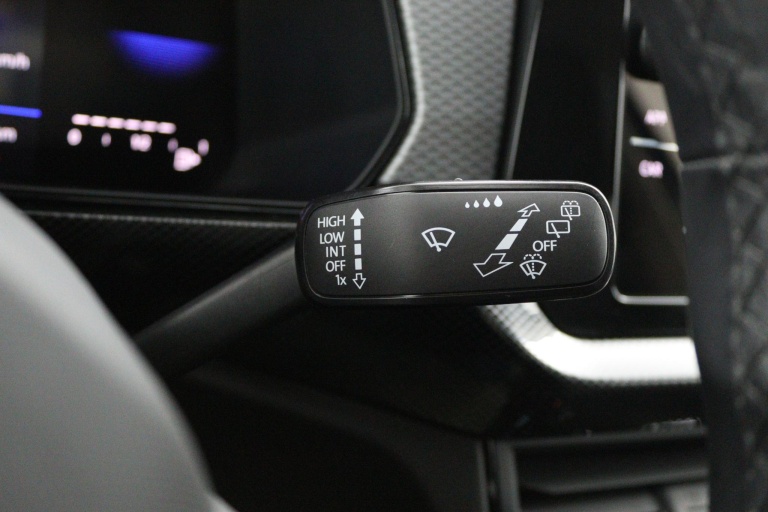 Volkswagen T-Cross - 1.0 TSI Life Edition 25