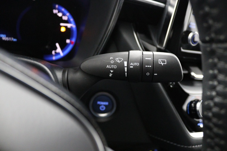 Toyota Corolla Touring Sports - 1.8 Hybrid Dynamic 30