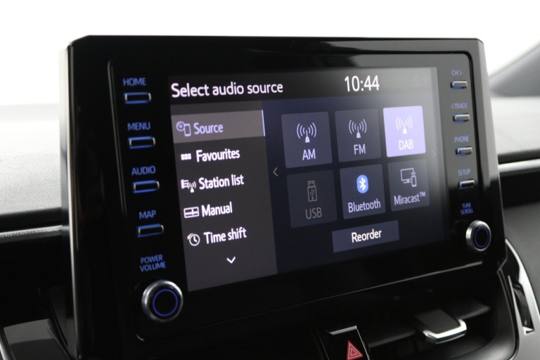 Toyota Corolla Touring Sports - 1.8 Hybrid Dynamic 8