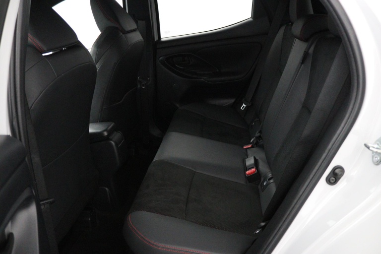 Toyota Yaris - 1.5 Hybrid GR Sport 12