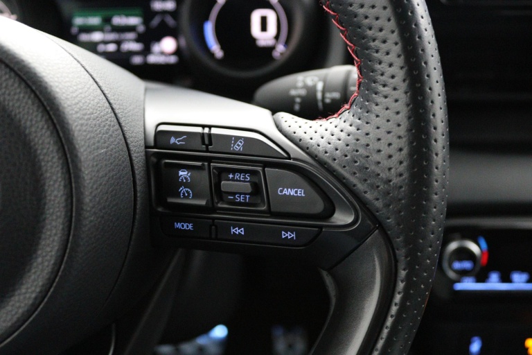 Toyota Yaris - 1.5 Hybrid GR Sport 16