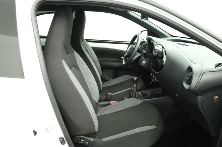 Toyota Aygo X - 1.0 VVT-i MT Play 22